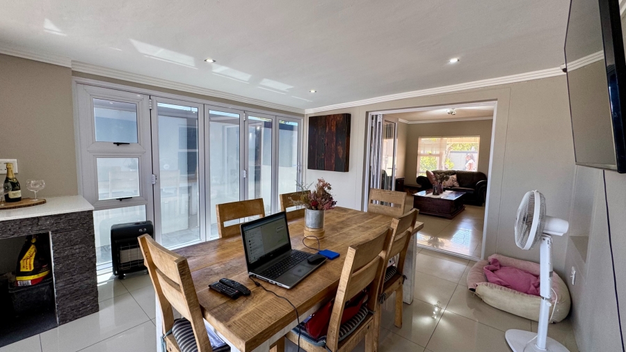 4 Bedroom Property for Sale in Strand South Western Cape